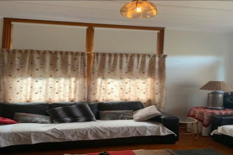 Photo of property in 2/22 Kiteroa Terrace, Rothesay Bay, Auckland, 0630