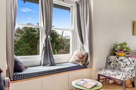Photo of property in 11 Carow Street, Palmerston North, 4410