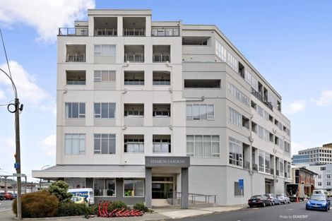 Photo of property in Stadium Garden Flats, 304/107 Thorndon Quay, Pipitea, Wellington, 6011