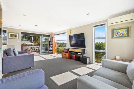 Photo of property in 18 Majesty Place, Half Moon Bay, Auckland, 2012