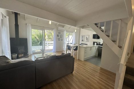 Photo of property in 4 Hiwihau Place, Glenfield, Auckland, 0629