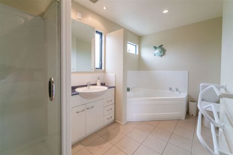 Photo of property in 1 Sharnbrook Lane, Casebrook, Christchurch, 8051