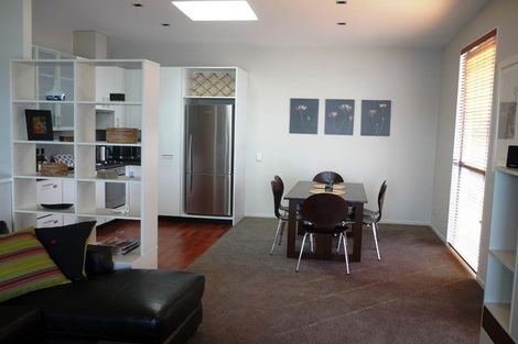 Photo of property in Patent 326 Apartments, 326 Evans Bay Parade, Hataitai, Wellington, 6021