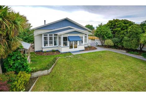 Photo of property in 2/96 Kerrs Road, Avonside, Christchurch, 8061