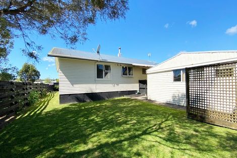 Photo of property in 93 Edgewater Drive, Pakuranga, Auckland, 2010
