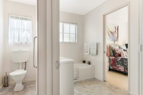 Photo of property in 12 Central Park Drive, Te Atatu South, Auckland, 0610