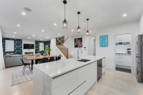 Photo of property in 17 Winscombe Street, Belmont, Auckland, 0622