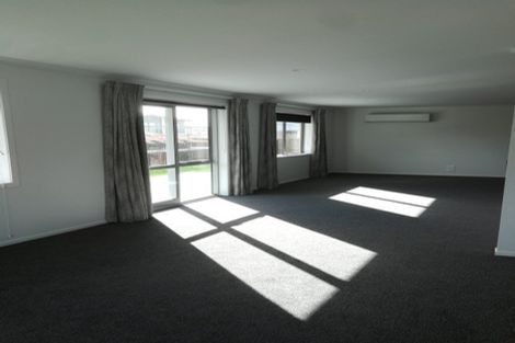 Photo of property in 14 Faber Place, Rototuna North, Hamilton, 3210