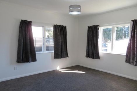Photo of property in 100 Randwick Road, Moera, Lower Hutt, 5010