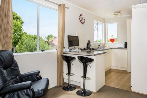 Photo of property in 27 Lambrown Drive, Totara Vale, Auckland, 0629