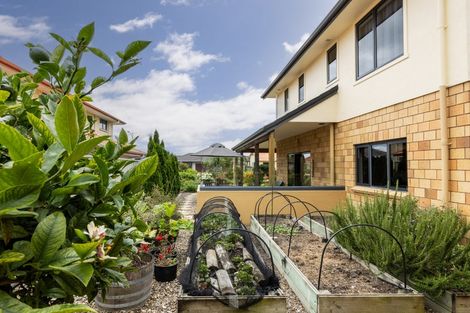 Photo of property in 2 Redwood Close, Havelock North, 4130