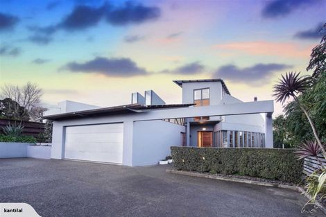 Photo of property in 65 Forrest Hill Road, Milford, Auckland, 0620