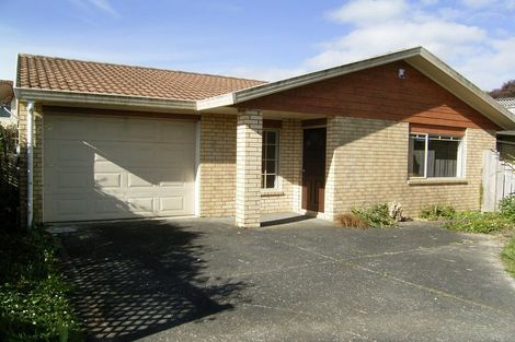 Photo of property in 10 Marbella Drive, Massey, Auckland, 0614