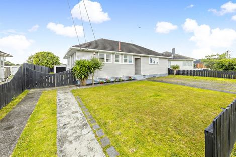Photo of property in 11 Healy Road, Manurewa, Auckland, 2102
