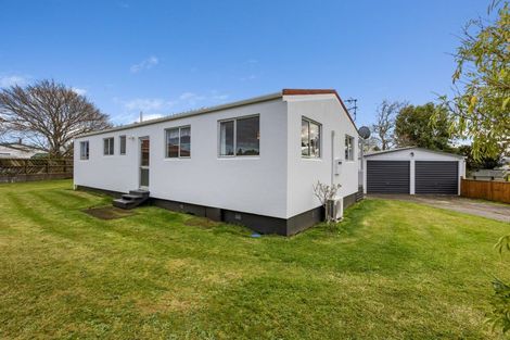 Photo of property in 18 Nikau Street, Inglewood, 4330