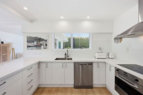 Photo of property in 46 Luton Avenue, Sunnyhills, Auckland, 2010