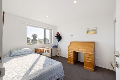 Photo of property in 6 Mccormacks Bay Road, Mount Pleasant, Christchurch, 8081
