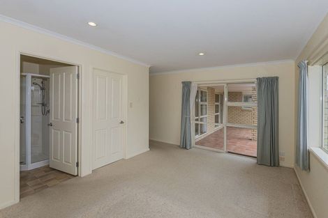 Photo of property in 41 Karoro Road, One Tree Point, 0118