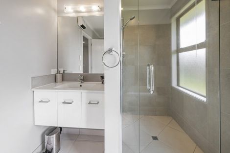 Photo of property in 16 Lacebark Drive, Kinloch, Taupo, 3377