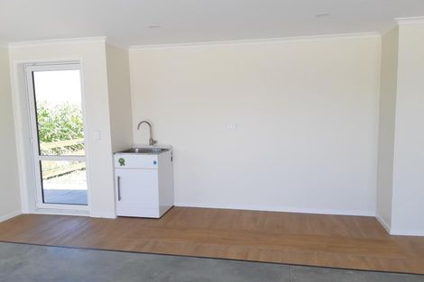 Photo of property in 18 Coolen Place, Tuakau, 2121