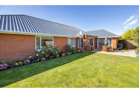 Photo of property in 16 Fuchsia Place, Halswell, Christchurch, 8025