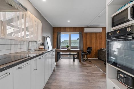 Photo of property in 24a Pohutukawa Drive, Owhata, Rotorua, 3010