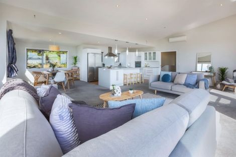 Photo of property in 58a Kahu Road, Paremata, Porirua, 5024