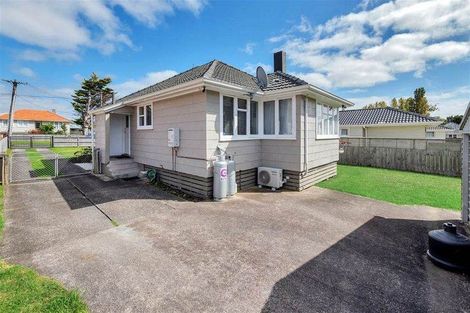 Photo of property in 59 Kelman Road, Kelston, Auckland, 0602