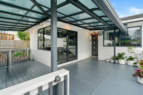 Photo of property in 97 Everglade Drive, Totara Heights, Auckland, 2105