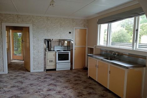 Photo of property in 13 Sneyd Street, Tuatapere, 9620