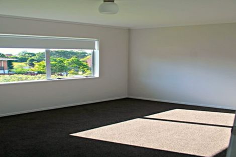 Photo of property in 1/8 Benchmark Drive, Massey, Auckland, 0614