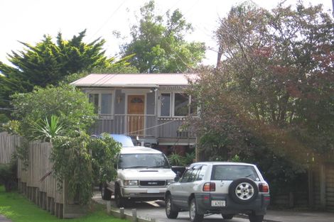 Photo of property in 2/7 Matipo Road, Te Atatu Peninsula, Auckland, 0610
