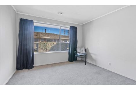 Photo of property in 72 Denise Crescent, Hornby, Christchurch, 8042