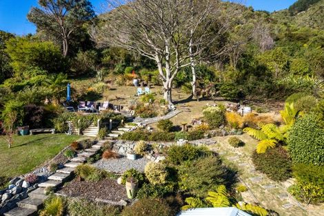 Photo of property in 7 Arthur Crescent, Waikawa, Picton, 7220