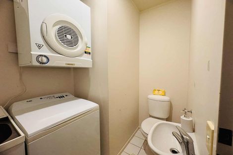 Photo of property in Maddison Apartments, 1/6e Queen Street, Palmerston North, 4410