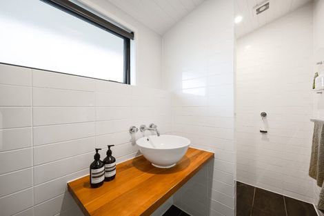 Photo of property in 35 Rock Isle Road, Torbay, Auckland, 0630