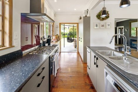 Photo of property in 27 Alfred Street, Fairfield, Hamilton, 3214