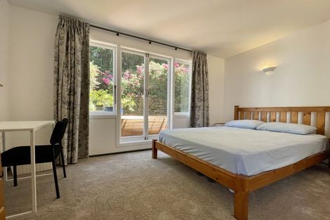 Photo of property in 299 Karaka Bay Road, Karaka Bays, Wellington, 6022