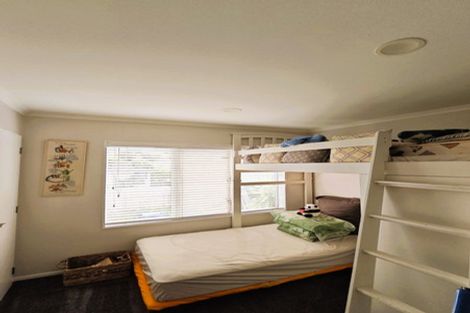 Photo of property in 98 Oaktree Avenue, Browns Bay, Auckland, 0630