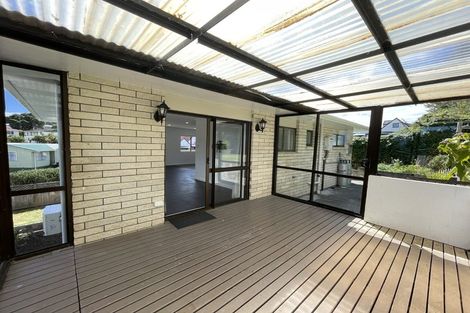 Photo of property in 37 Herekawe Drive, Spotswood, New Plymouth, 4310