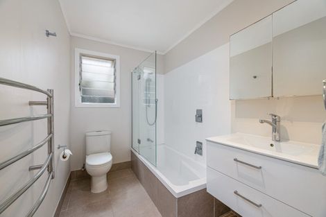 Photo of property in 32 Foster Avenue, Huia, Auckland, 0604