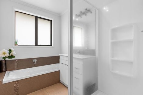 Photo of property in 129 Ballintoy Park Drive, Welcome Bay, Tauranga, 3175