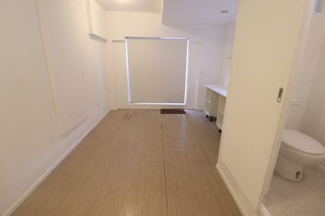 Photo of property in 4 Teviot Place, Totara Vale, Auckland, 0629