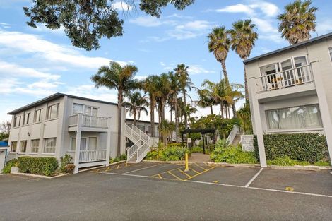 Photo of property in 11/72 Kitchener Road, Milford, Auckland, 0620