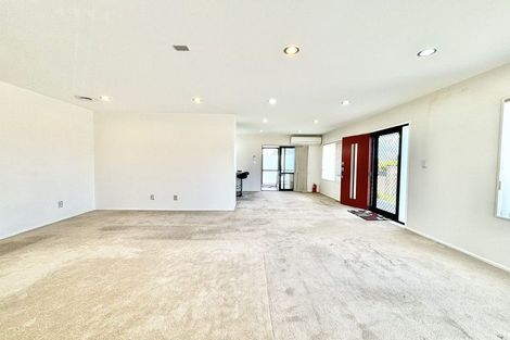 Photo of property in 51 James Laurie Street, Henderson, Auckland, 0612