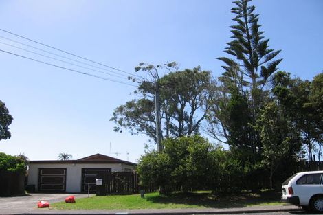 Photo of property in 1/37 Birkdale Road, Birkdale, Auckland, 0626