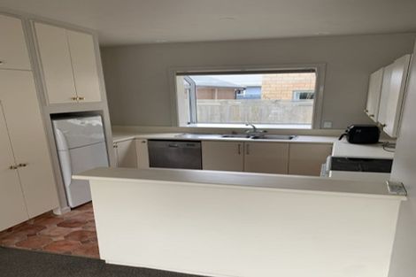 Photo of property in 37 Lyndon Street, Riccarton, Christchurch, 8041