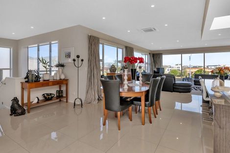 Photo of property in 28 Stace Hopper Drive, One Tree Point, 0118