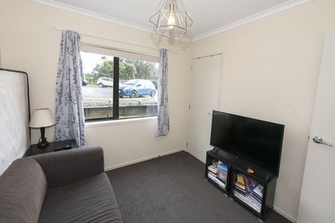 Photo of property in 8 Dunbar Place, Highlands Park, New Plymouth, 4312