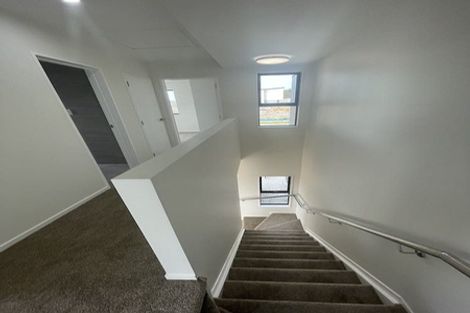 Photo of property in 9a Crestview Rise, Papakura, 2110